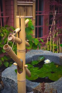 konstrukcja przelewowa - bambusowe dekoracje