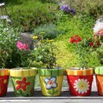 Recykling w ogrodzie - ceramiczne doniczki